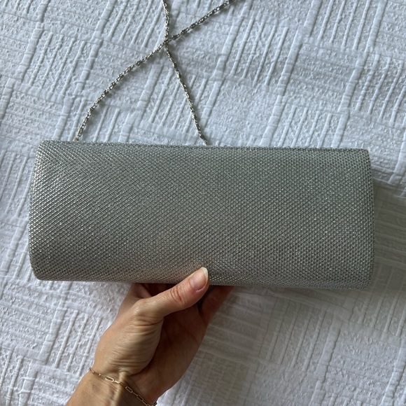 Silver clutch. - Picture 4 of 6